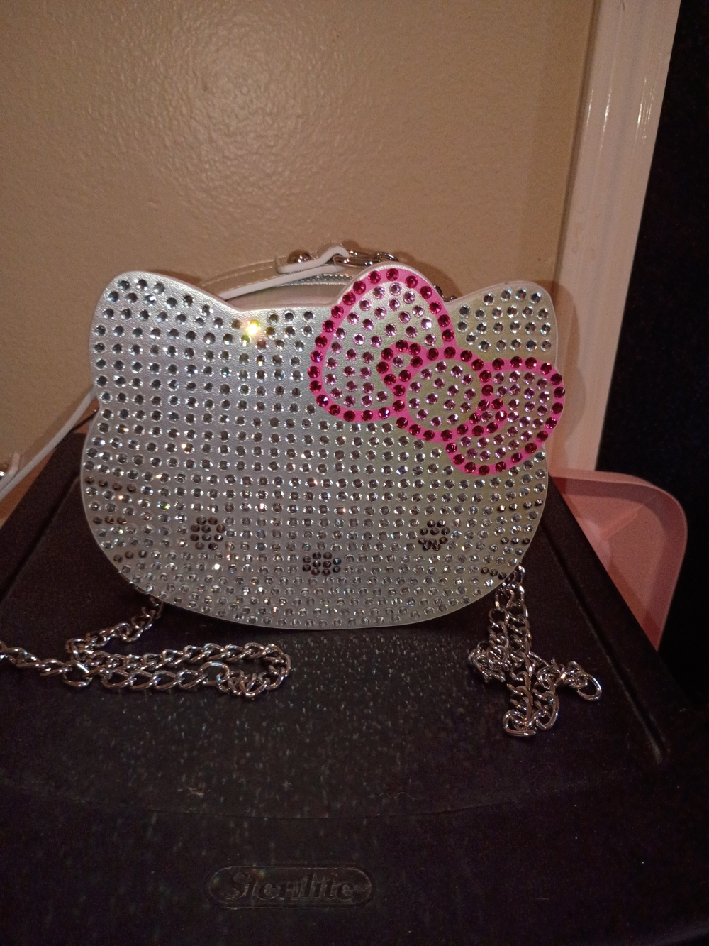 Hello Kitty-Style Silver Crystal Crossbody Bag with Pink Bow